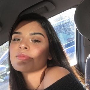 Meet your Posher, Lesly